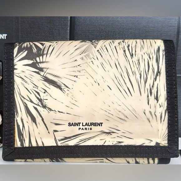 🌷YSL Men’s Trifold Wallet - Picture 3 of 5